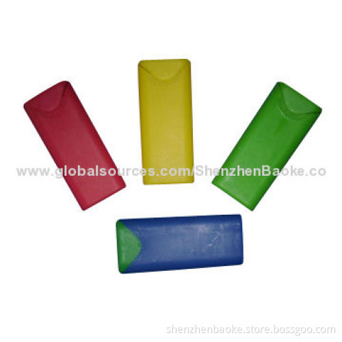 Plastic adhesive bandage dispenser, measures 18*3.2*1.3cm